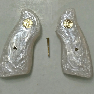 Cabo empunhadura Revolver Taurus RT608, RT838, 82S, RT66 Madrepérola semi exposto