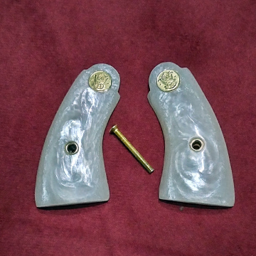 Cabo Revolver Smith & Wesson cal.32 Long 3, 4 " Madreperola