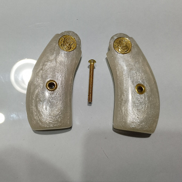 Cabo empunhadura Smith & Wesson cal. 38 bala curta madrepérola