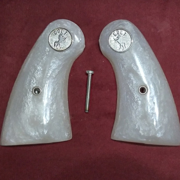 Cabo empunhadura Revolver Colt cal.38 grande, madrepérola inox